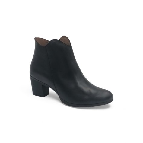 Stivaletto con tacco in pelle Wonders Stivaletto con tacco in pelle Wonders